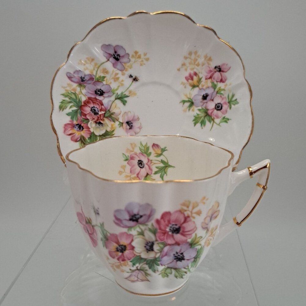 Victoria C&E Bone China Teacup & Saucer Set Floral Gold Trim England Vintage